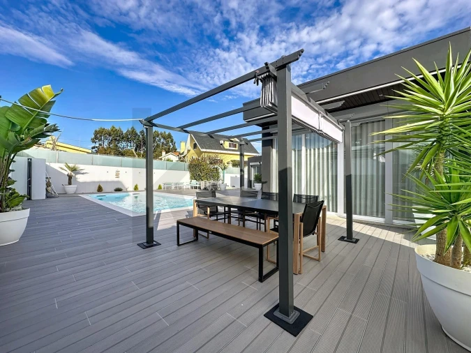 Moradia T4 para Venda em Anta e Guetim Foto 3