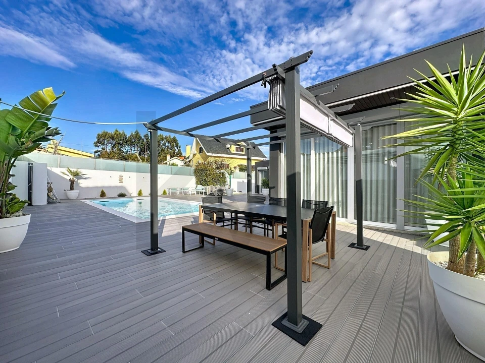 Moradia T4 para Venda em Anta e Guetim Foto 3