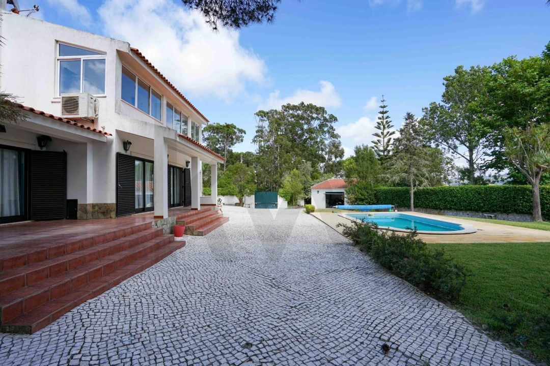 Moradia T5 para Venda em São João das Lampas e Terrugem Foto 4