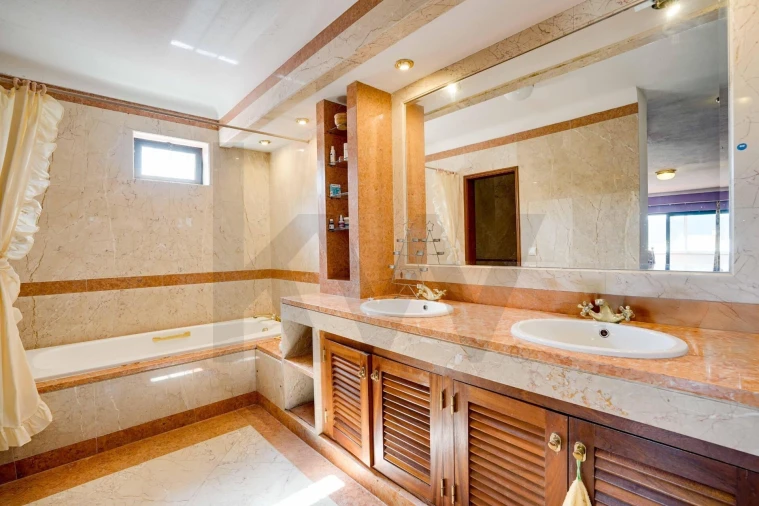 Moradia T5 para Venda em São João das Lampas e Terrugem Foto 39