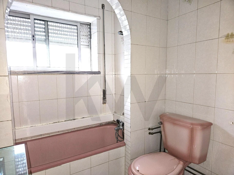 Apartamento T3 para Arrendamento em Sé Nova, Santa Cruz, Almedina e São Bartolomeu Foto 16