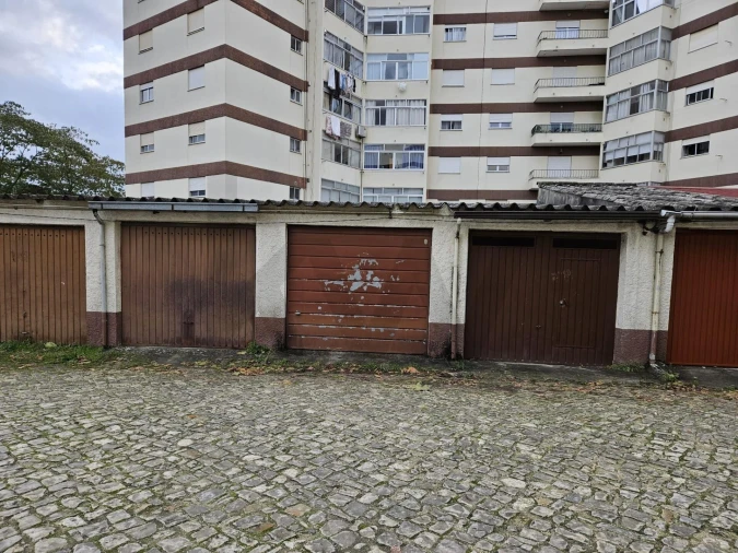 Apartamento T3 para Arrendamento em Sé Nova, Santa Cruz, Almedina e São Bartolomeu Foto 17