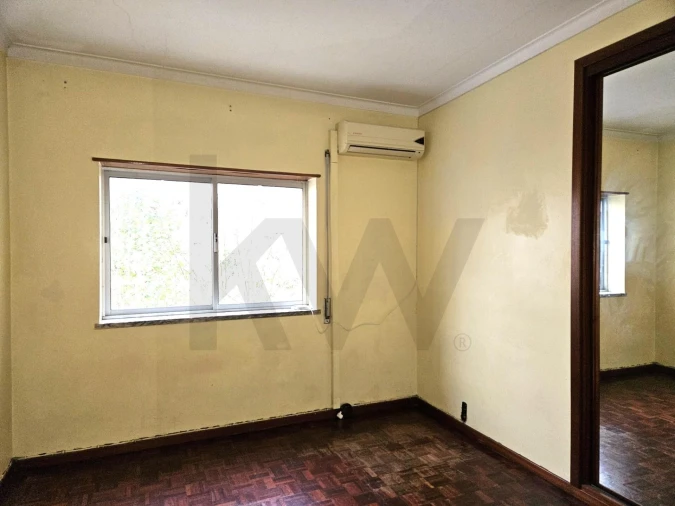 Apartamento T3 para Arrendamento em Sé Nova, Santa Cruz, Almedina e São Bartolomeu Foto 10
