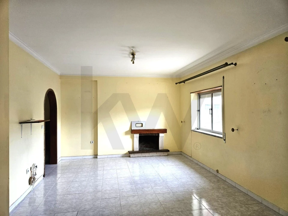 Apartamento T3 para Arrendamento em Sé Nova, Santa Cruz, Almedina e São Bartolomeu Foto 4