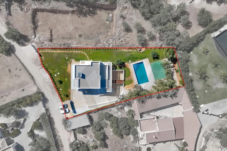 Moradia T4 para Venda em Loule (São Clemente)