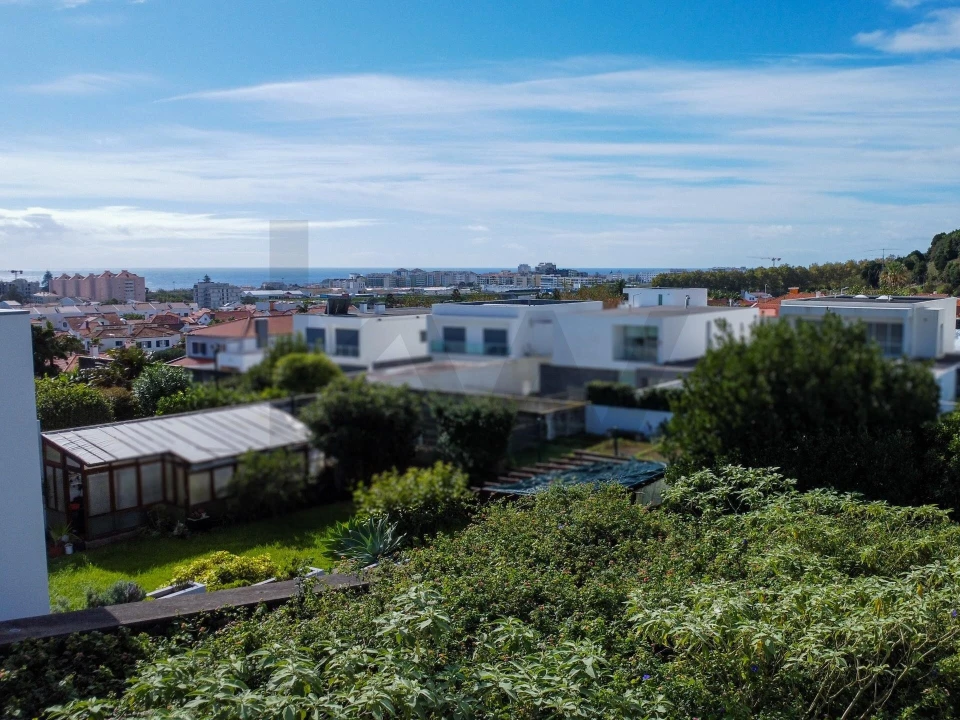 Terreno para Venda em Fajã de Baixo Foto 12