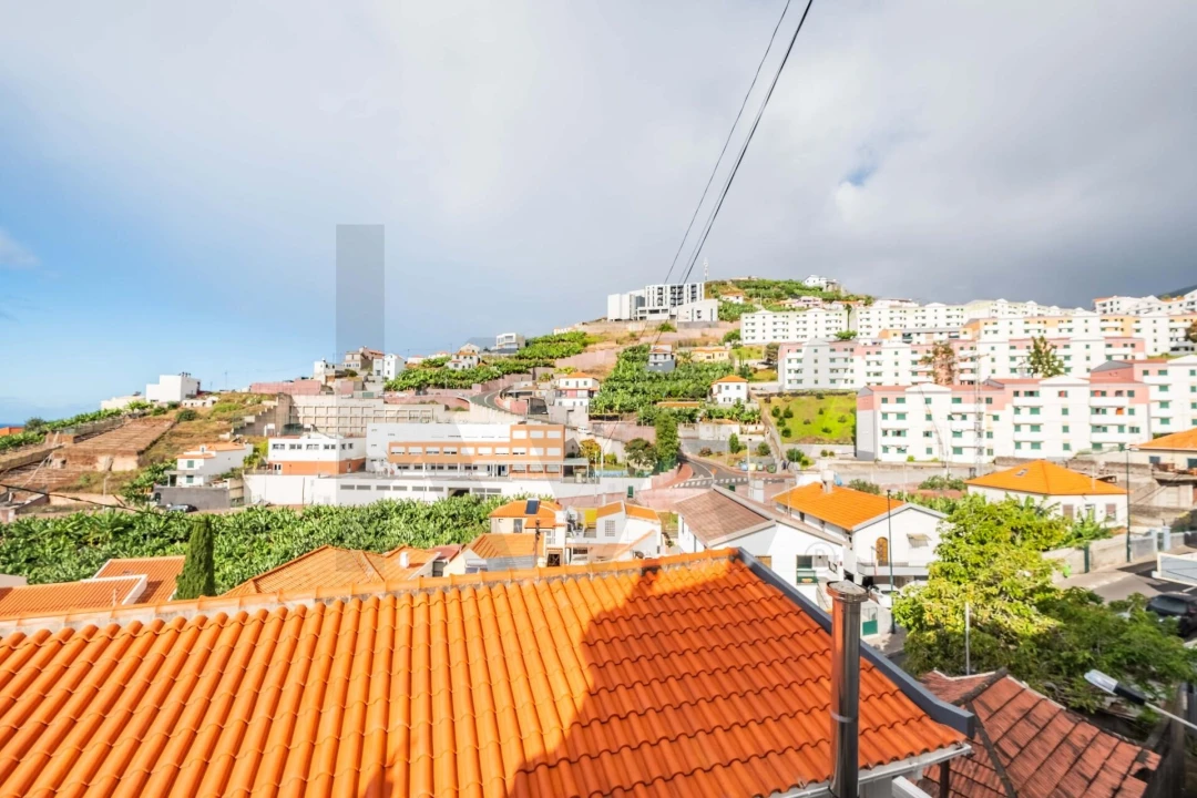 Moradia T5 para Venda em Camara de Lobos Foto 17