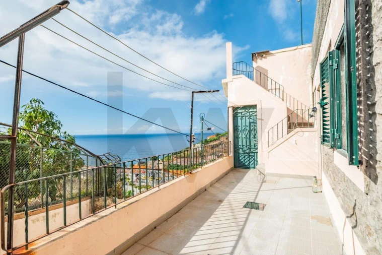 Moradia T5 para Venda em Camara de Lobos Foto 9