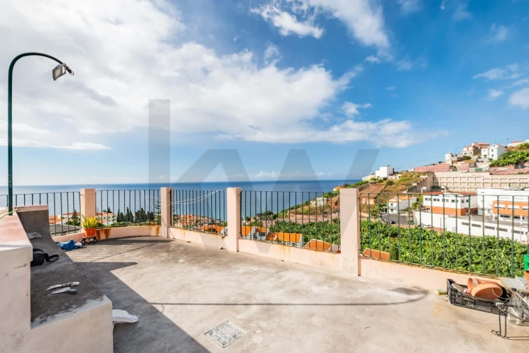 Moradia T5 para Venda em Camara de Lobos Foto 2