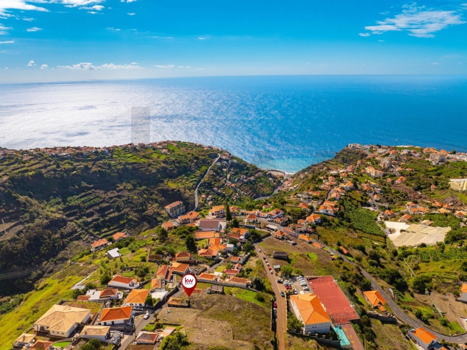 Moradia T2 para Venda em Arco da Calheta Foto 8