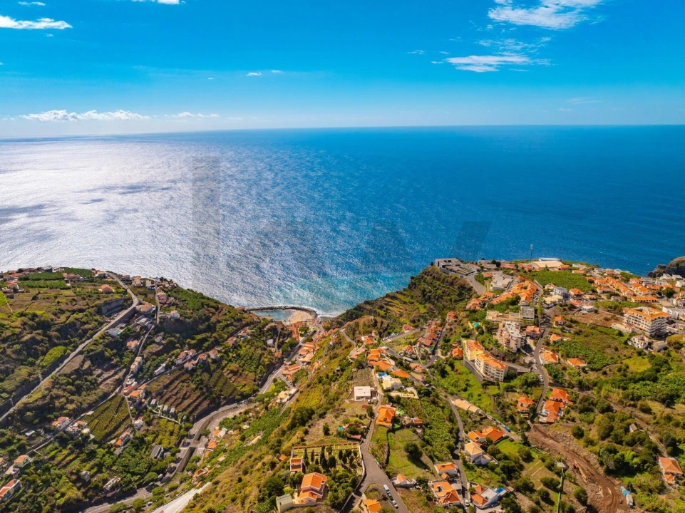 Moradia T2 para Venda em Arco da Calheta Foto 12