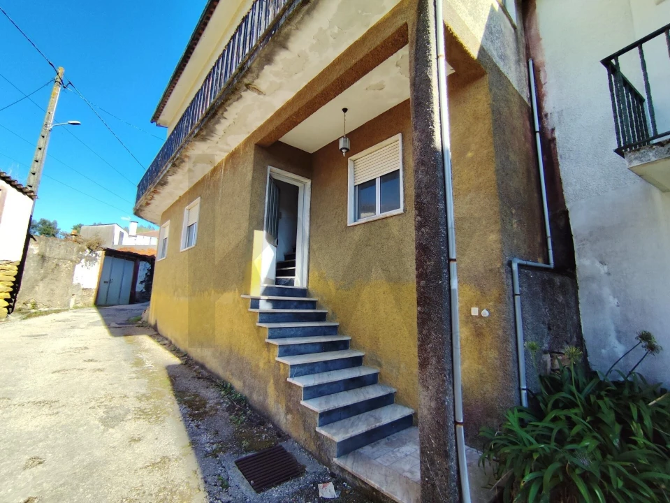 Moradia T4 para Venda em Arrifana Foto 4