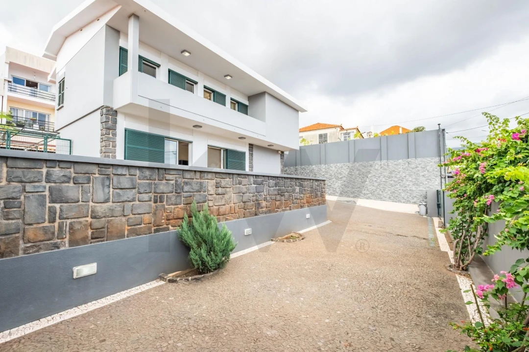 Moradia T3 para Venda em Santo Antonio Foto 42