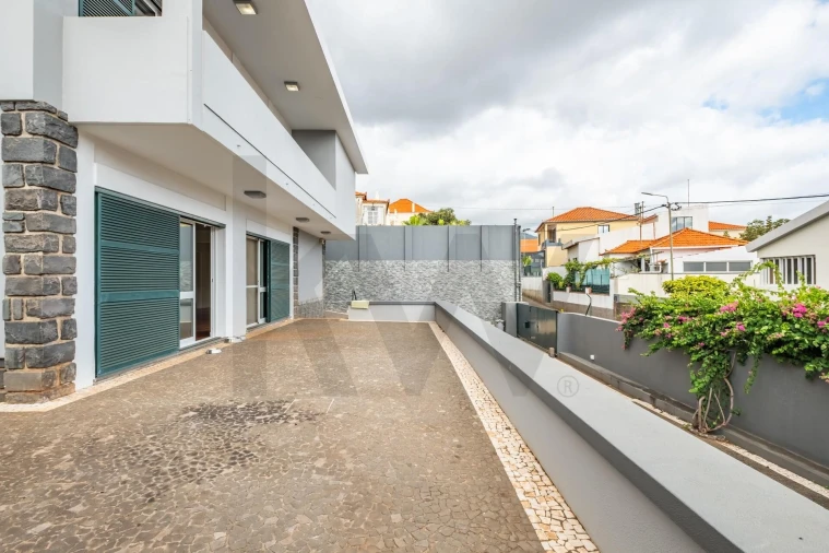 Moradia T3 para Venda em Santo Antonio Foto 38