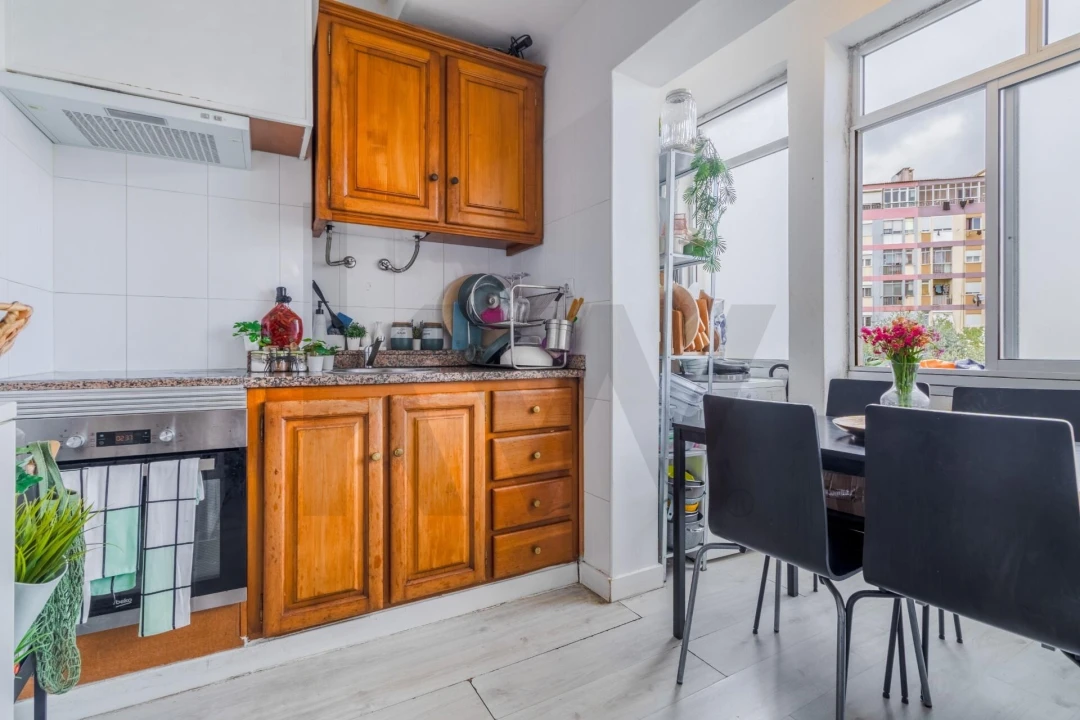 Apartamento para Venda em Alfragide Foto 8