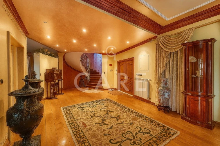 Moradia T6 para Venda em Queluz e Belas Foto 6