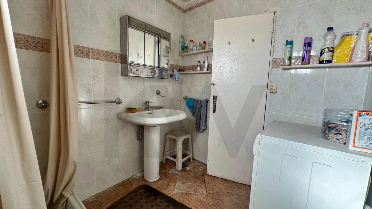 Moradia T3 para Venda em Olho Marinho Foto 13