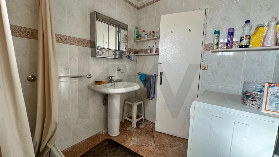 Moradia T3 para Venda em Olho Marinho Foto 13