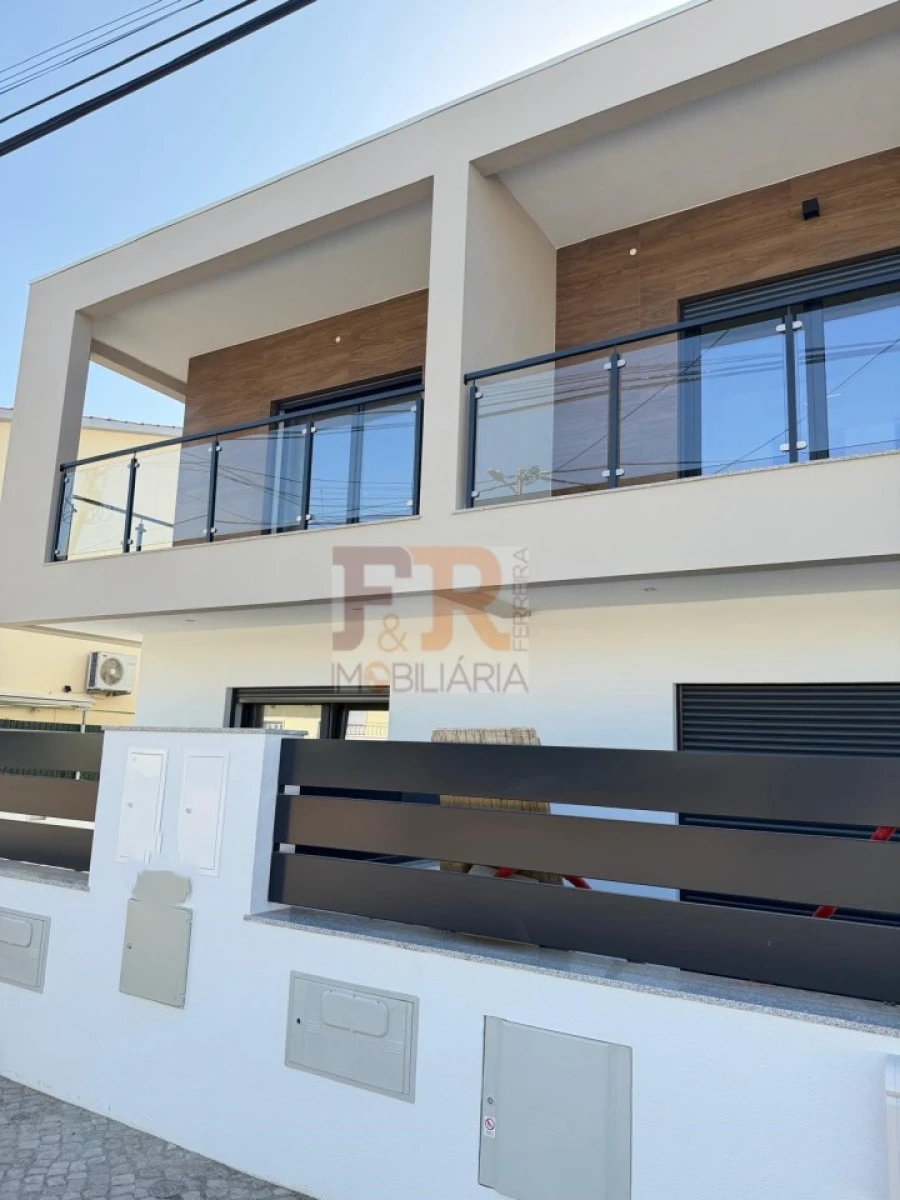 Moradia T3 para Venda em Quinta do Conde Foto 48