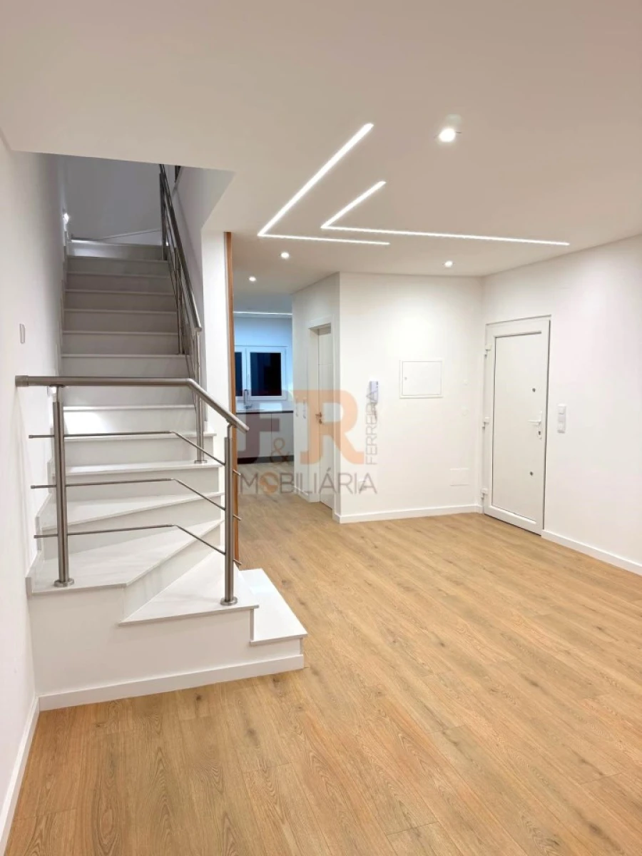 Moradia T3 para Venda em Quinta do Conde Foto 15