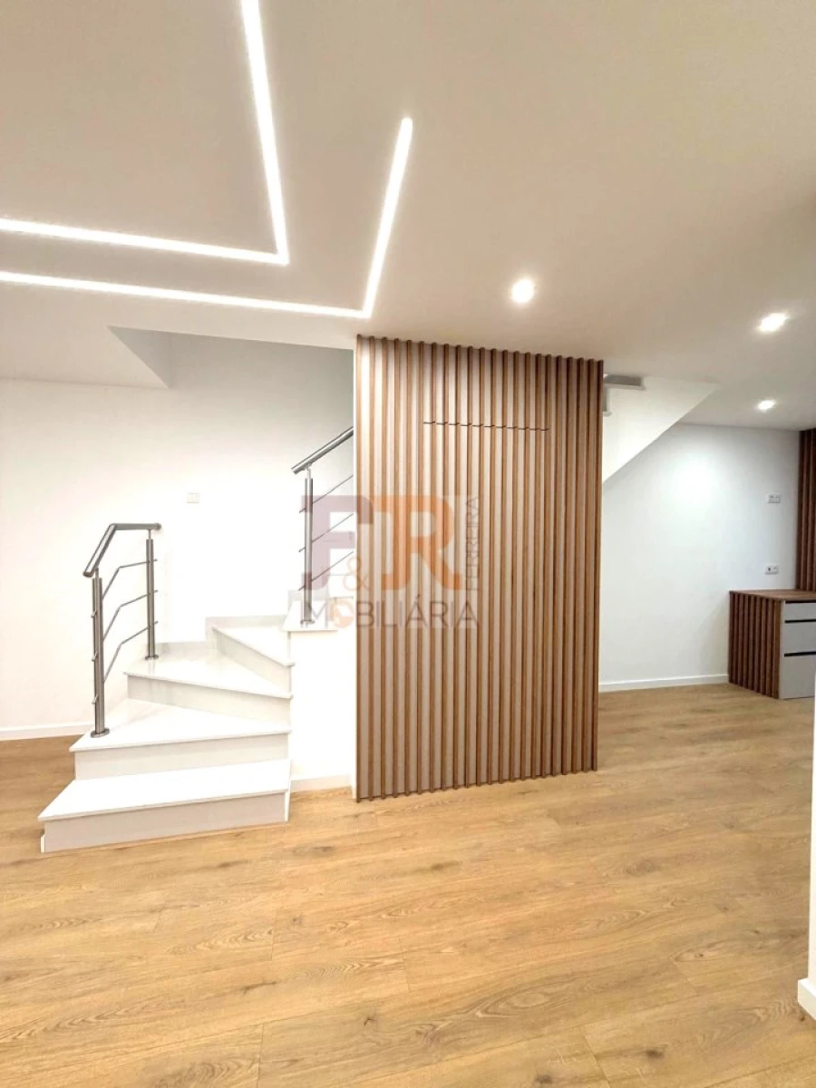 Moradia T3 para Venda em Quinta do Conde Foto 4