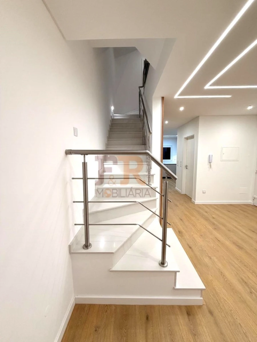 Moradia T3 para Venda em Quinta do Conde Foto 17