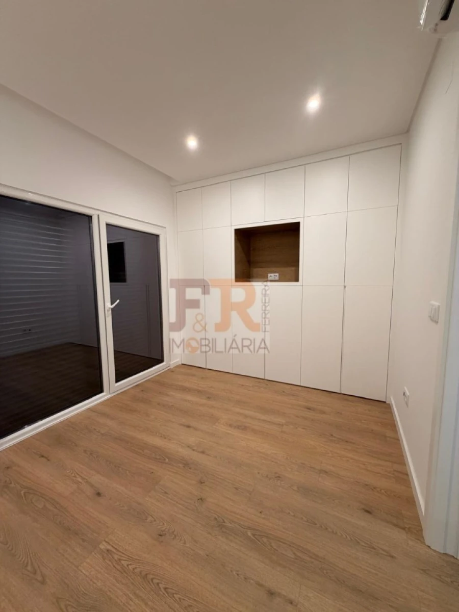 Moradia T3 para Venda em Quinta do Conde Foto 32