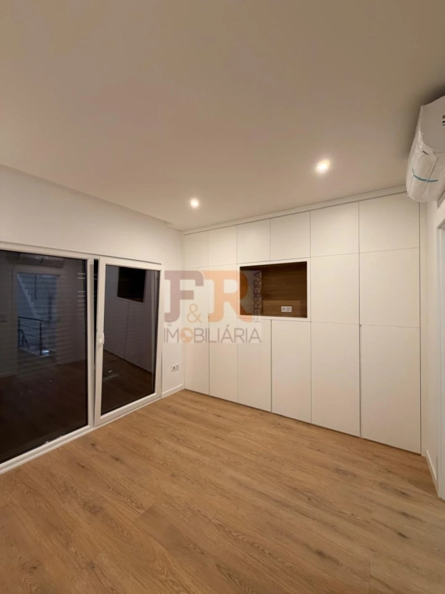 Moradia T3 para Venda em Quinta do Conde Foto 40