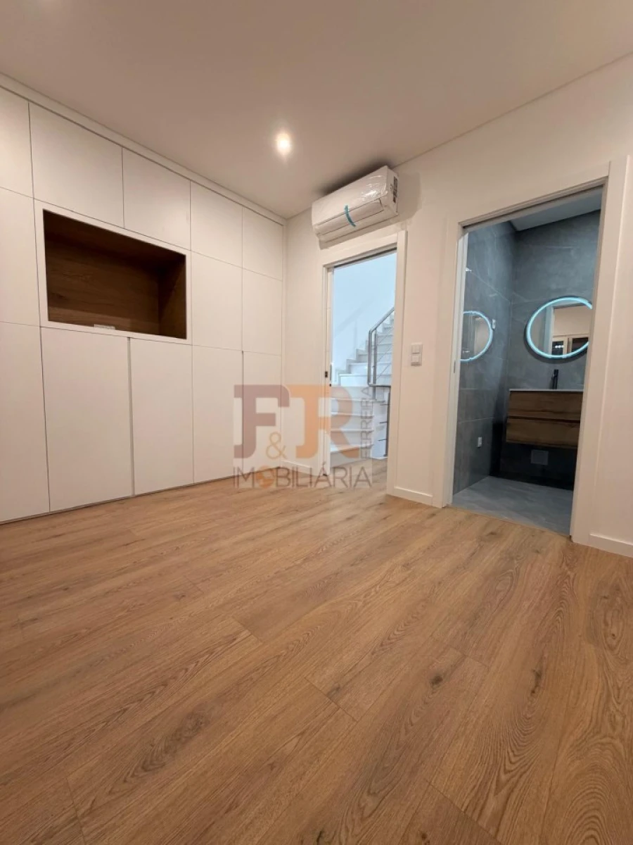 Moradia T3 para Venda em Quinta do Conde Foto 43