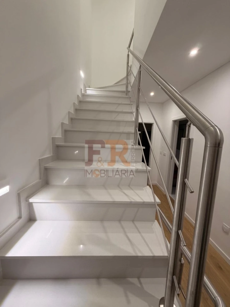 Moradia T3 para Venda em Quinta do Conde Foto 45