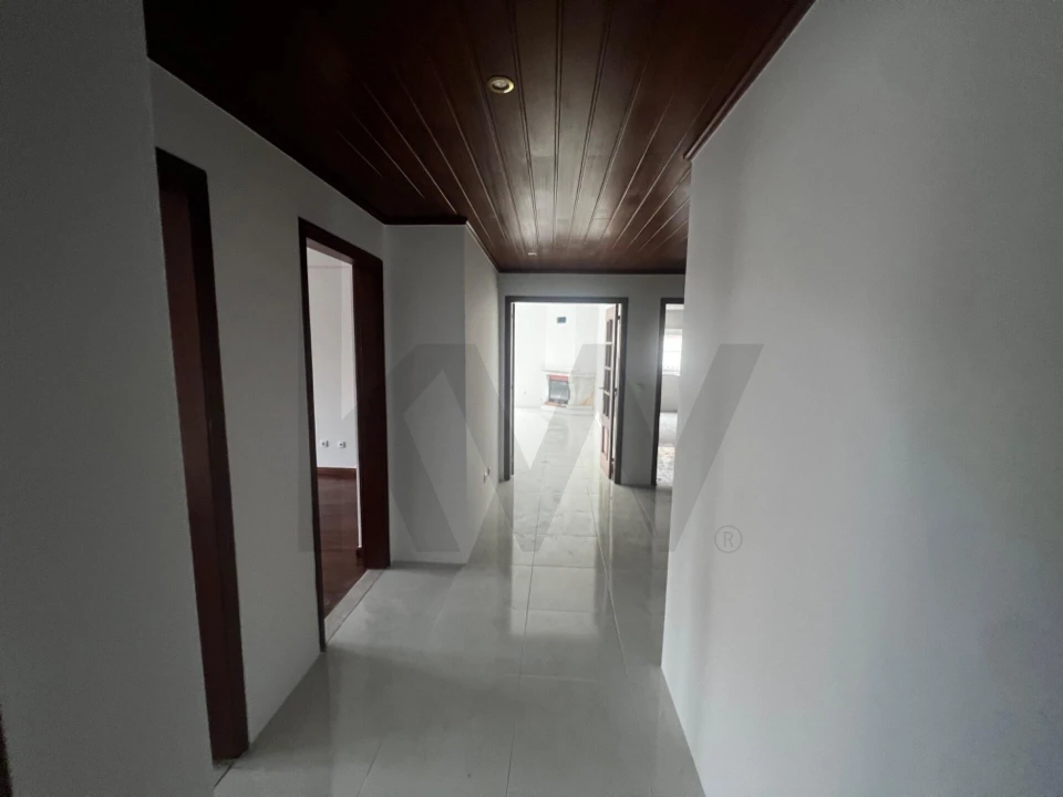 Apartamento T4 para Venda em Massamá e Monte Abraão Foto 17