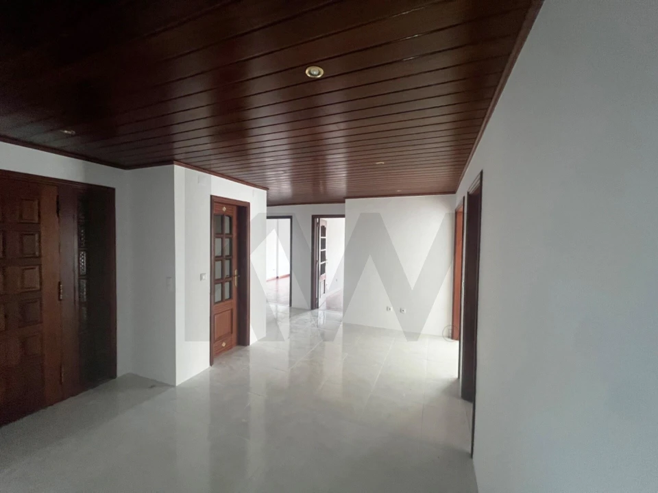 Apartamento T4 para Venda em Massamá e Monte Abraão Foto 9