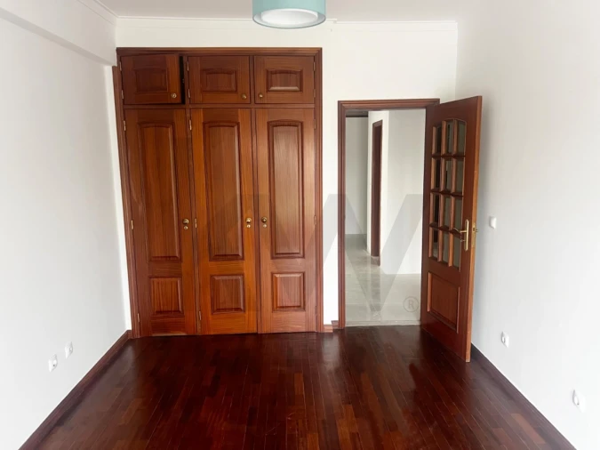 Apartamento T4 para Venda em Massamá e Monte Abraão Foto 19