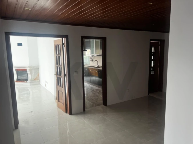 Apartamento T4 para Venda em Massamá e Monte Abraão Foto 16