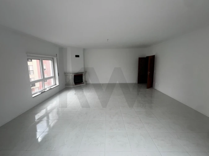 Apartamento T4 para Venda em Massamá e Monte Abraão Foto 22