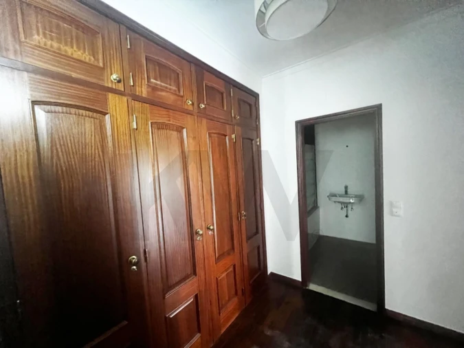 Apartamento T4 para Venda em Massamá e Monte Abraão Foto 10