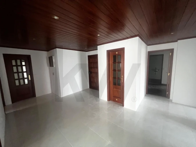 Apartamento T4 para Venda em Massamá e Monte Abraão Foto 8