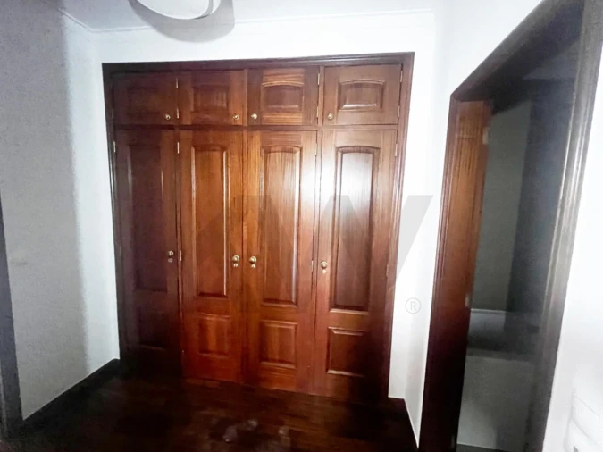 Apartamento T4 para Venda em Massamá e Monte Abraão Foto 23