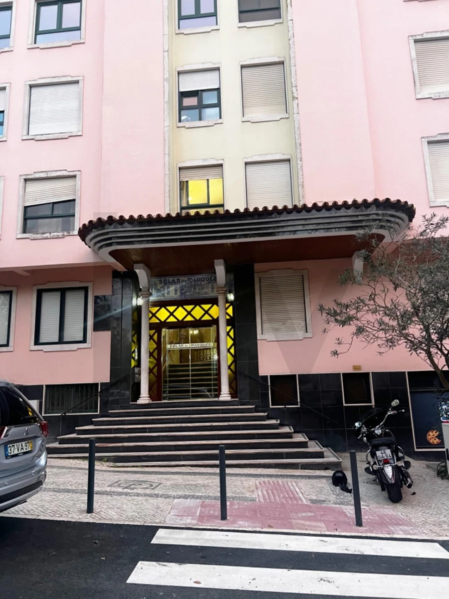 Apartamento T4 para Venda em Massamá e Monte Abraão Foto 3