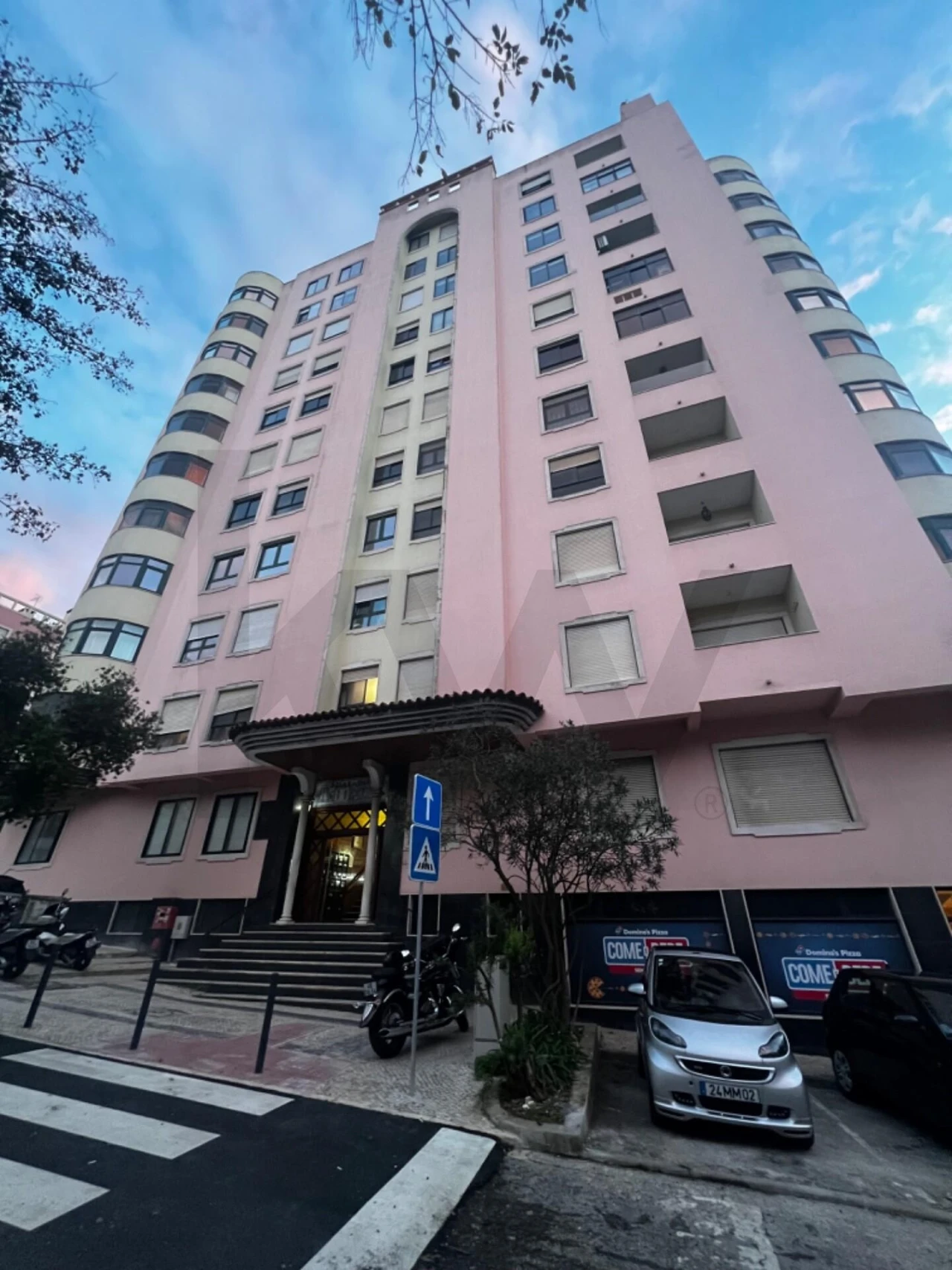 Apartamento T4 para Venda em Massamá e Monte Abraão Foto 1