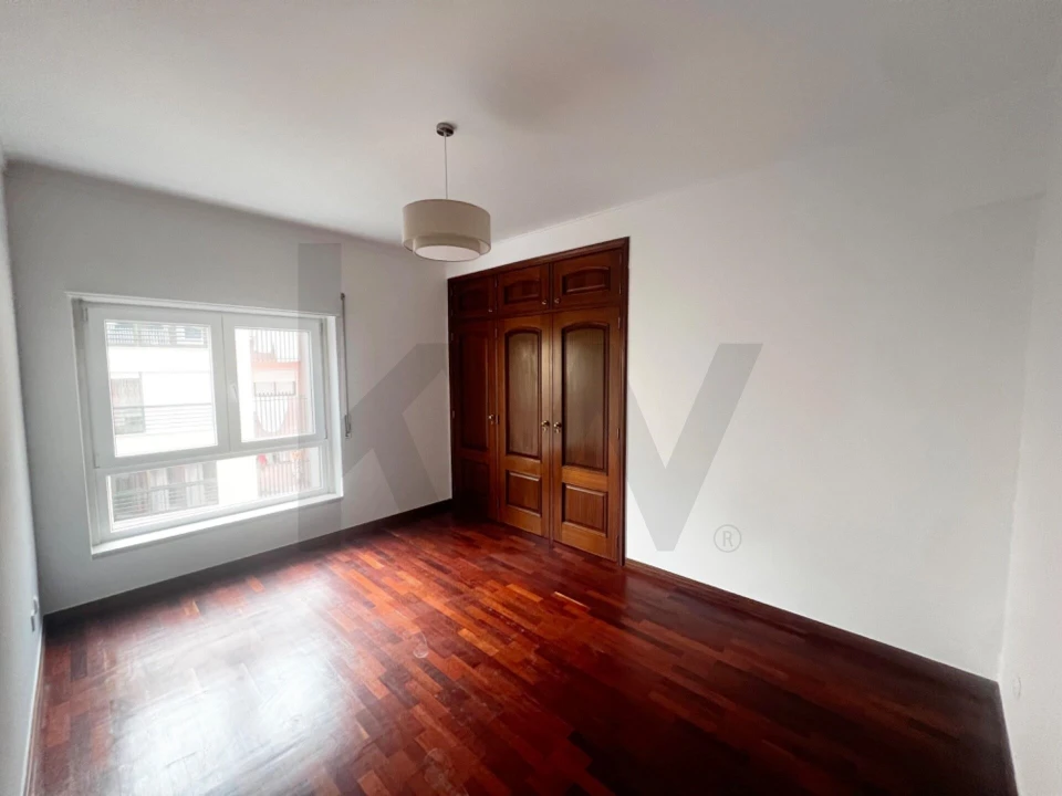 Apartamento T4 para Venda em Massamá e Monte Abraão Foto 26