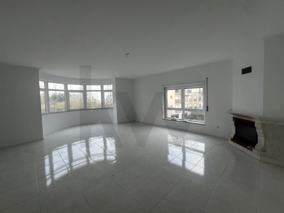 Apartamento T4 para Venda em Massamá e Monte Abraão Foto 21