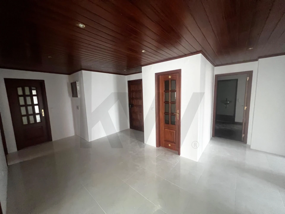 Apartamento T4 para Venda em Massamá e Monte Abraão Foto 8