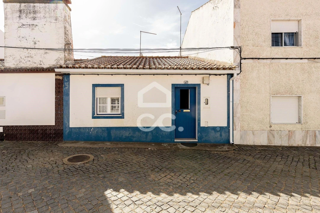 Moradia T2 para Venda em São Saturnino Foto 1