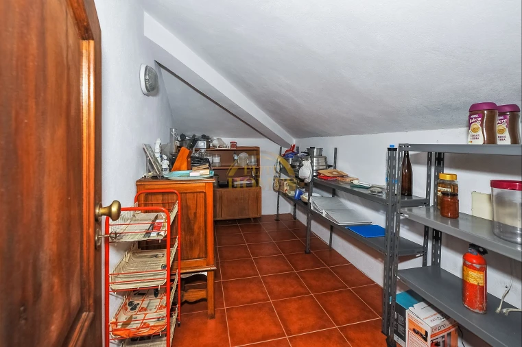 Quinta T6 para Venda em Ota Foto 38