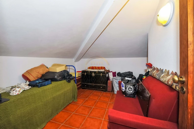 Quinta T6 para Venda em Ota Foto 37