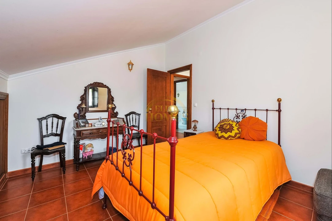 Quinta T6 para Venda em Ota Foto 34