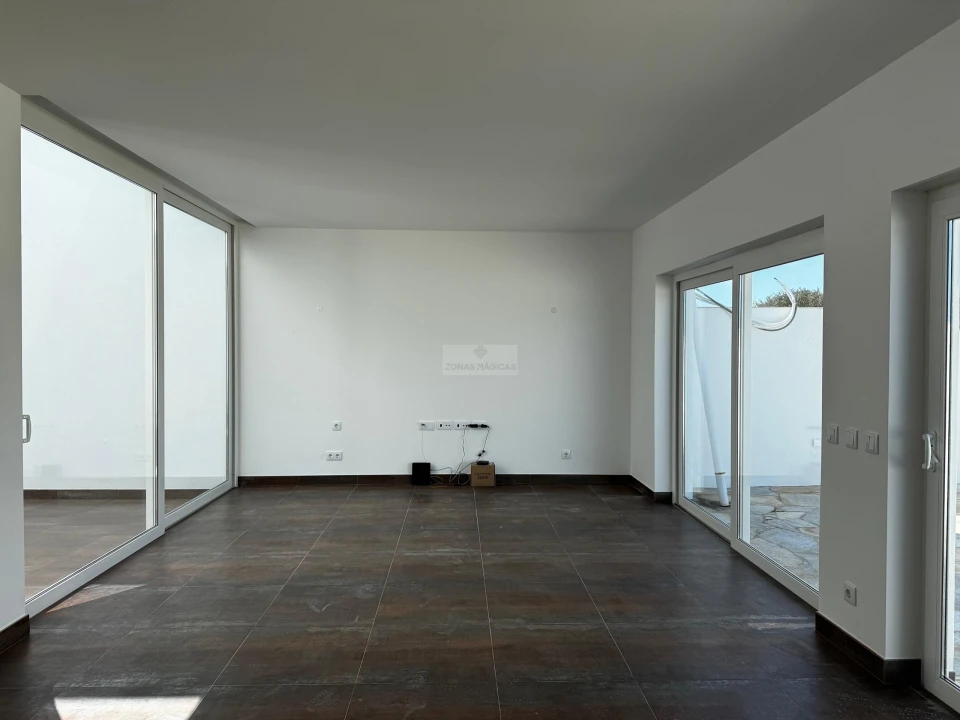 Moradia T3 para Venda em Vila de Sagres Foto 3