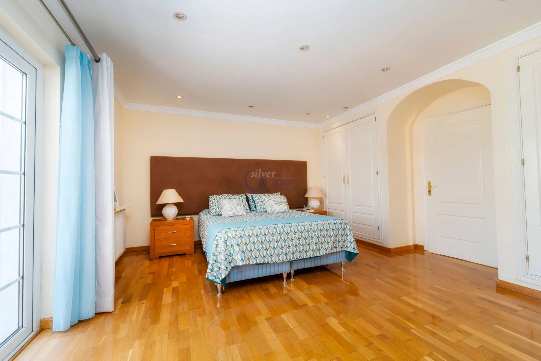 Moradia T4 para Venda em Boliqueime Foto 12