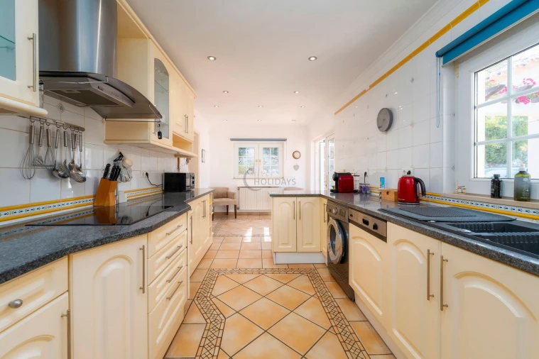 Moradia T4 para Venda em Boliqueime Foto 8